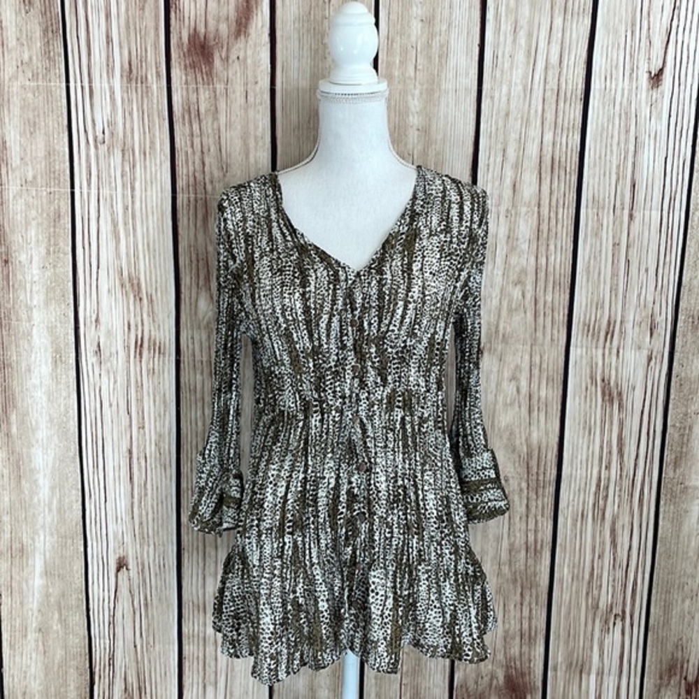 Essentials by Milano Cheetah Print Button Down Blouse w/Frilly 3/4 Sleeves Med